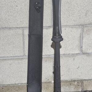 Leoninus Black Tactical Machete with Sheath